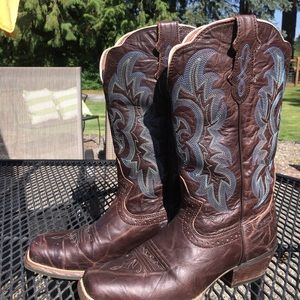 Justin Square Toe boots- style: SVL7316